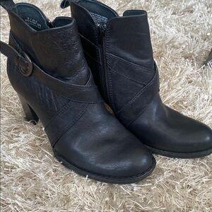 Born ankle boots